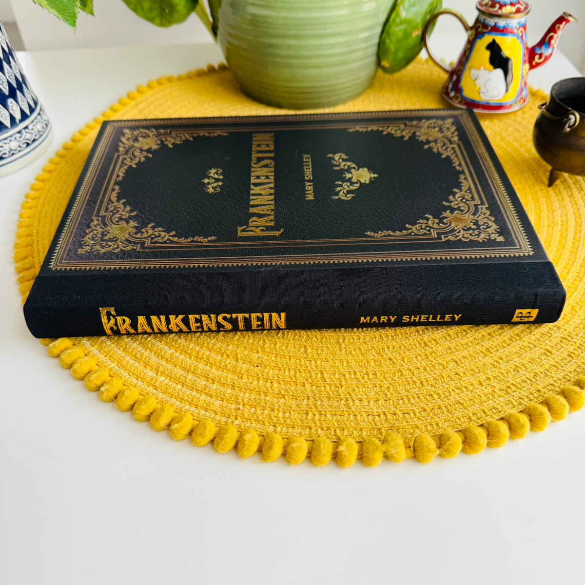 Frankenstein by Mary Shelley (Masterpiece Library Edition)