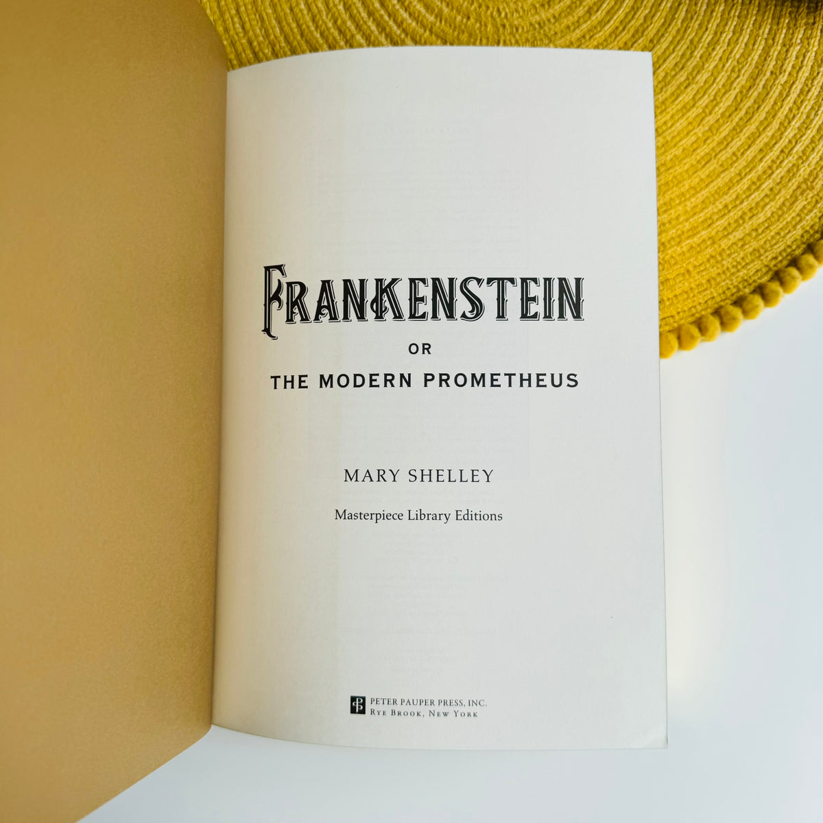 Frankenstein by Mary Shelley (Masterpiece Library Edition)
