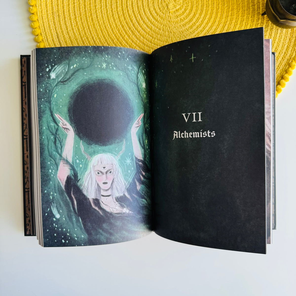 The Book of Forgotten Witches: Dark & Twisted Folklore, Stories from Around the World