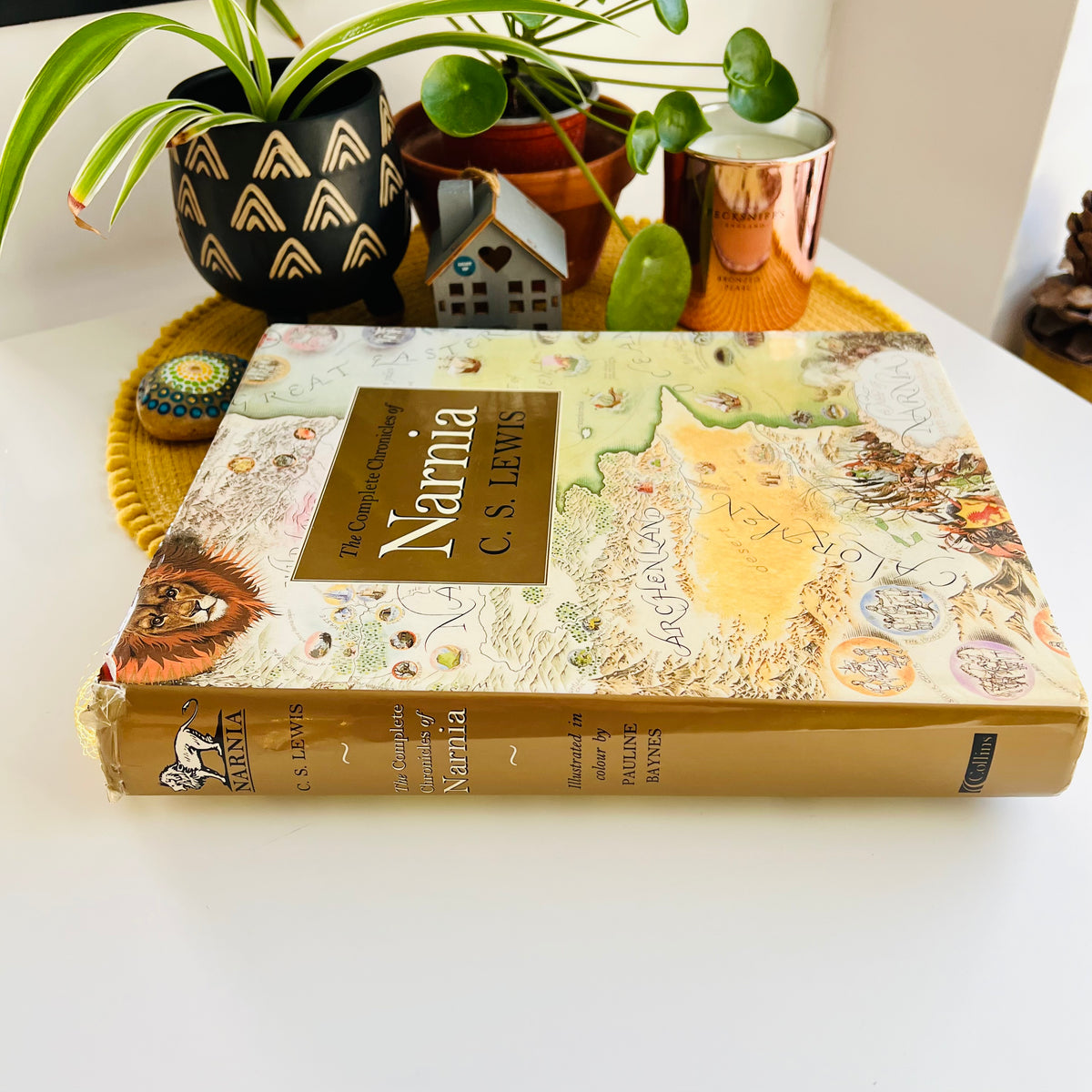 Complete Chronicles of Narnia by C S Lewis, with Pauline Baynes illustrations, 1998