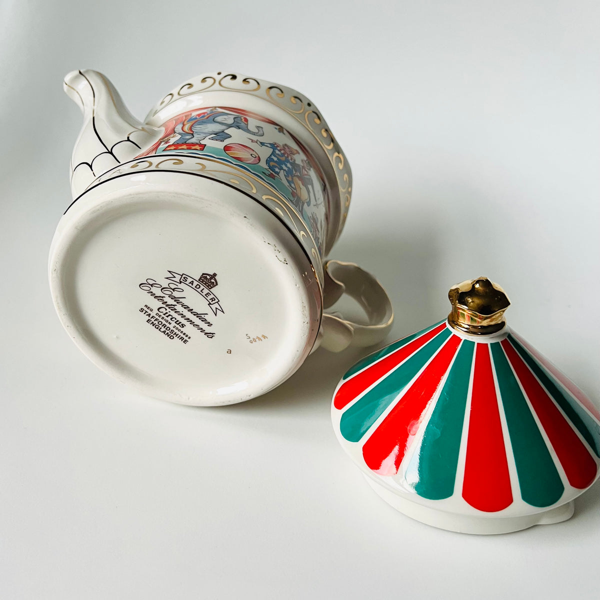 Vintage Sadler Edwardian Entertainments "Circus" Teapot Blue Red