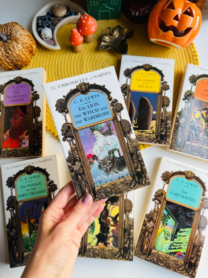 The Chronicles of Narnia Boxed Set, Illustrated by Lee Dillon, HarperCollins 1994